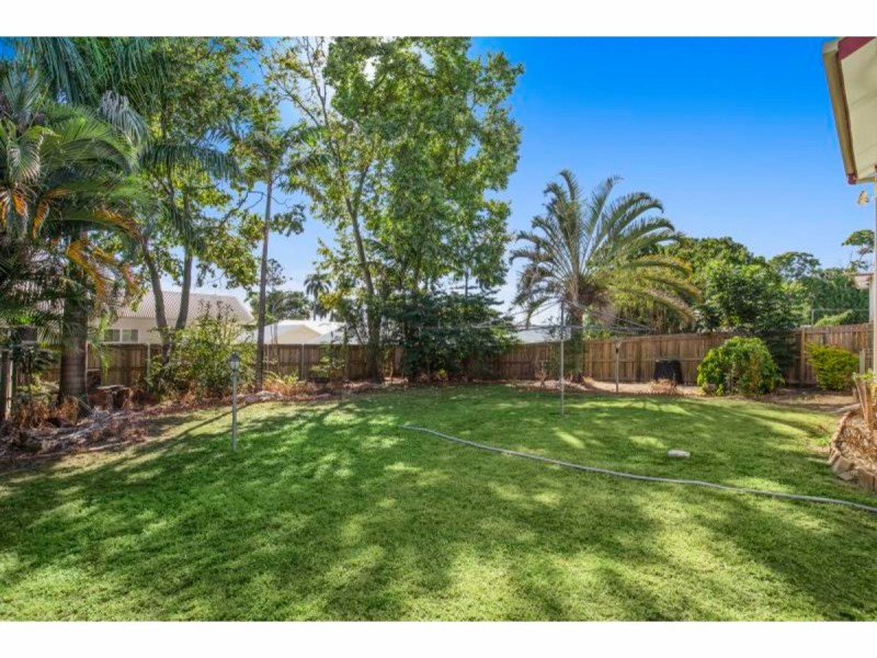 8 Brecknell Street, The Range QLD 4700